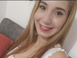 streamate Sweet_Seduction18 webcam girl as a performer. Gallery photo 3.