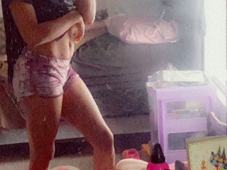 AnaiiisBaaby webcam girl as a performer. Gallery photo 1.