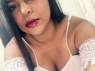 AlishaDurand webcam girl as a performer. Gallery photo 1.