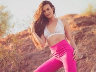 Kourtney_FoXXX webcam girl as a performer. Gallery photo 1.