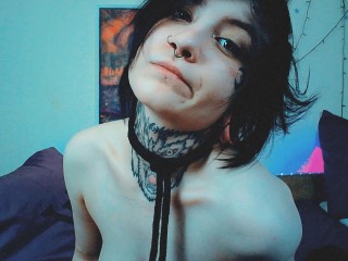 PhoenixMio webcam girl as a performer. Gallery photo 5.