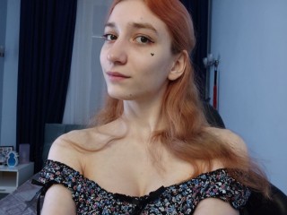 DeizyCute webcam girl as a performer. Gallery photo 3.
