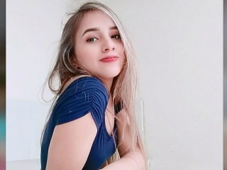 leah_teen webcam girl as a performer. Gallery photo 1.