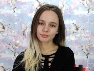 SkySparkssss webcam girl as a performer. Gallery photo 2.