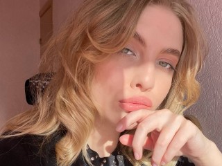 NoraRoso webcam girl as a performer. Gallery photo 1.