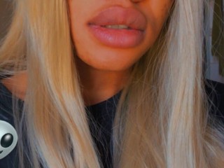 wyshaddymeh webcam girl as a performer. Gallery photo 3.