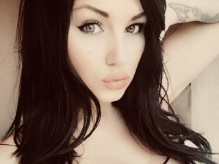 Skye22 webcam girl as a performer. Gallery photo 1.