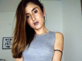 Emilywithe_18 webcam girl as a performer. Gallery photo 4.