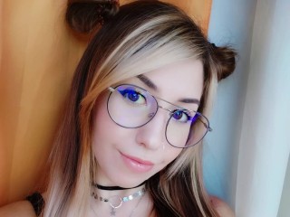 Prettypanties webcam girl as a performer. Gallery photo 7.