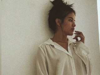 Holly_joness webcam girl as a performer. Gallery photo 2.