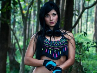 emma_smith19 webcam girl as a performer. Gallery photo 1.