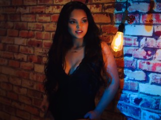 salome_tomson webcam girl as a performer. Gallery photo 5.