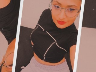 ValeGallagherX webcam girl as a performer. Gallery photo 1.