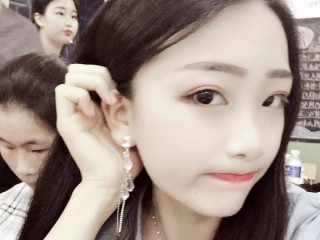 xiaohuihuibaby webcam girl as a performer. Gallery photo 2.
