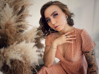 AnnaCasey webcam girl as a performer. Gallery photo 4.