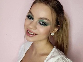 Almansouri webcam girl as a performer. Gallery photo 6.