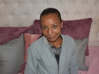 XuxanBrito webcam girl as a performer. Gallery photo 1.