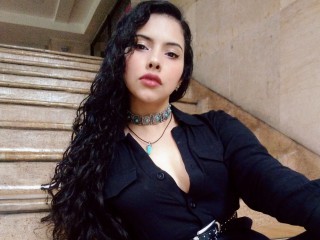 ely_curly webcam girl as a performer. Gallery photo 6.