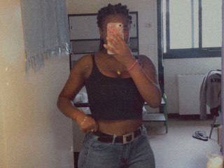 Chaudassegirl webcam girl as a performer. Gallery photo 1.