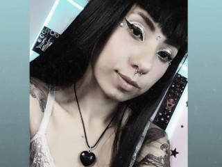 carooliine webcam girl as a performer. Gallery photo 2.