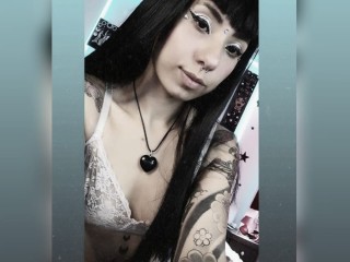 carooliine webcam girl as a performer. Gallery photo 3.