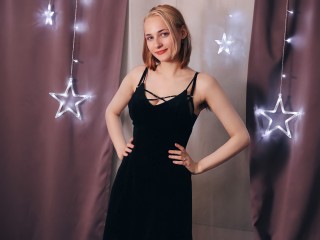 EvelynHarper webcam girl as a performer. Gallery photo 3.