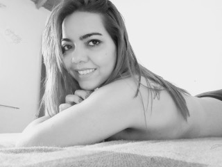 Renatha_Elf webcam girl as a performer. Gallery photo 1.