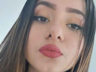 Julliianna webcam girl as a performer. Gallery photo 2.