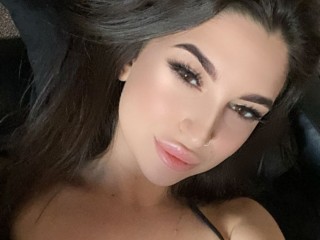 BrunetteArrr webcam girl as a performer. Gallery photo 3.