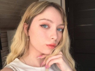 GreenPeeearl webcam girl as a performer. Gallery photo 1.