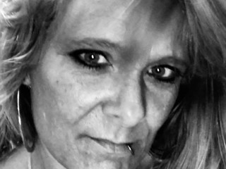 Luvbug_111 webcam girl as a performer. Gallery photo 5.