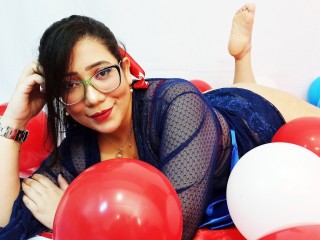 Monika_Ortiz webcam girl as a performer. Gallery photo 4.