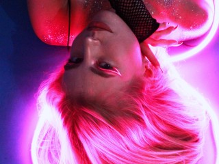 BettyCain webcam girl as a performer. Gallery photo 4.