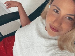 Dana_forest webcam girl as a performer. Gallery photo 2.