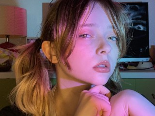 1 on 1 live sex chat with ElvenEvie on hairy girls cam