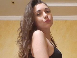 BethAh webcam girl as a performer. Gallery photo 3.