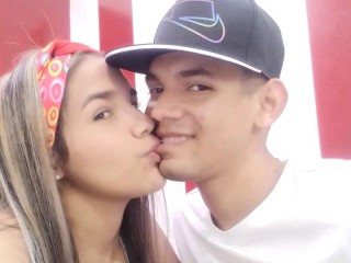 Acouplelove webcam girl as a performer. Gallery photo 4.