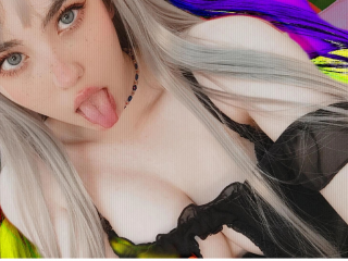 DaisySpikes webcam girl as a performer. Gallery photo 5.