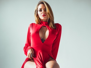 KishaTd webcam girl as a performer. Gallery photo 5.
