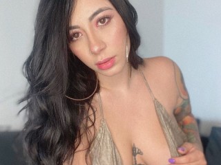 juanabraun webcam girl as a performer. Gallery photo 5.