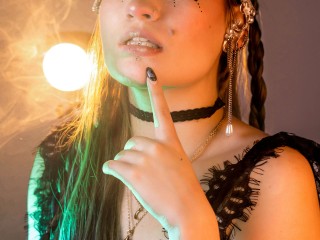 BeethManing webcam girl as a performer. Gallery photo 2.