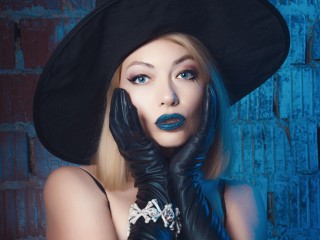 LaliSweet webcam girl as a performer. Gallery photo 8.