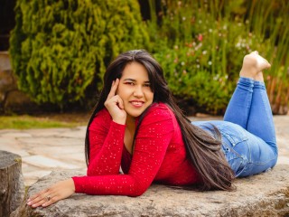 ElieSaenz webcam girl as a performer. Gallery photo 5.