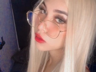 MadisonCollins webcam girl as a performer. Gallery photo 4.