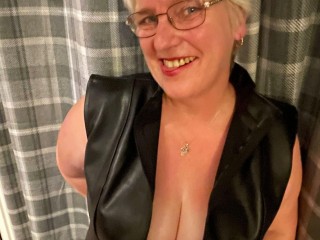 Chat with ULTIMATEMISTRESSxxx