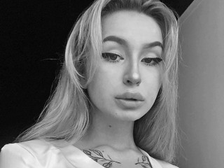 Chat live with DaniellaArcuri on Go Trans Cam