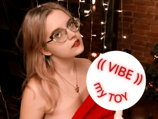 AdelineAmberg webcam girl as a performer. Gallery photo 5.