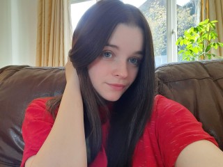 Chat with BritishPetiteEmma live now!