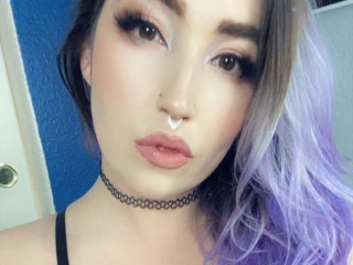streamate SugarTatts webcam girl as a performer. Gallery photo 2.