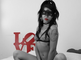 AishaSorni webcam girl as a performer. Gallery photo 7.